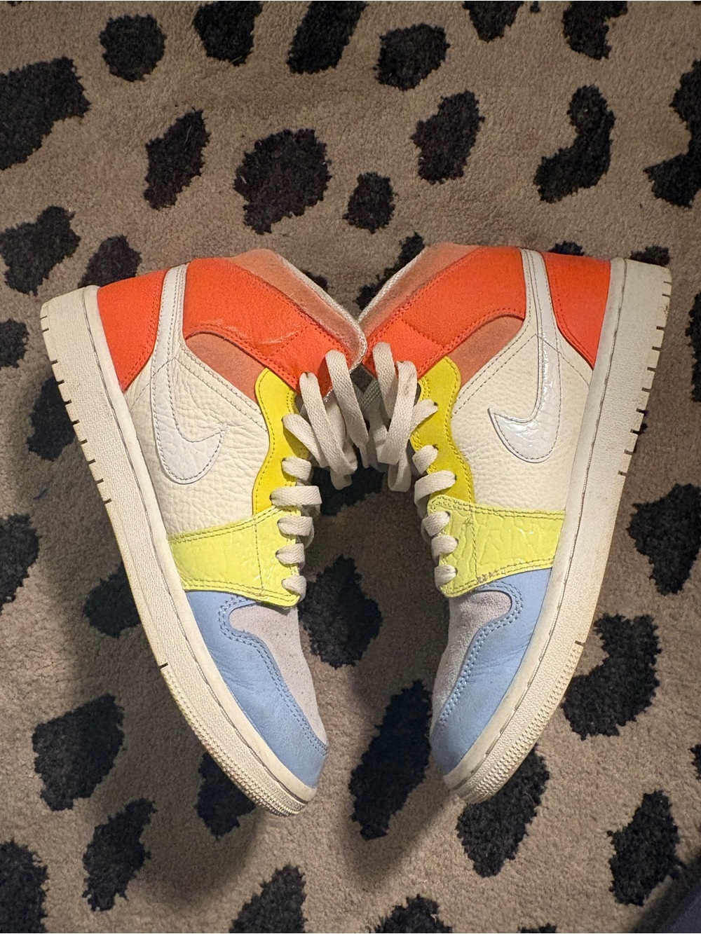Nike Wmns Air Jordan 1 Mid 'To My First Coach'